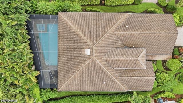 5717 Hammock Isles DR, Naples, FL 34119