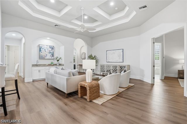 5717 Hammock Isles DR, Naples, FL 34119