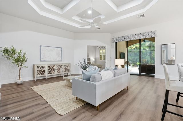 5717 Hammock Isles DR, Naples, FL 34119