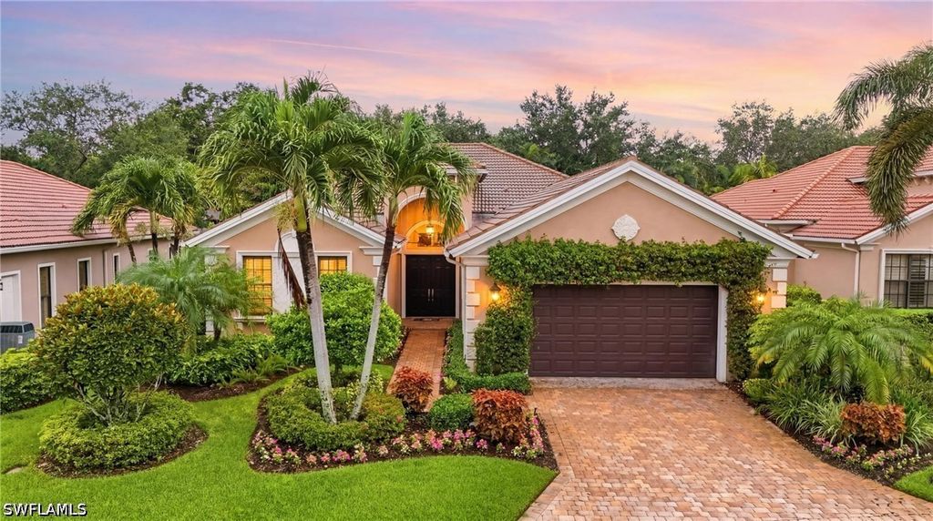5717 Hammock Isles DR, Naples, FL 34119