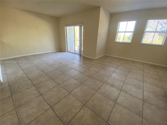 8800 NW 97th Ave 206, Doral, FL 33178