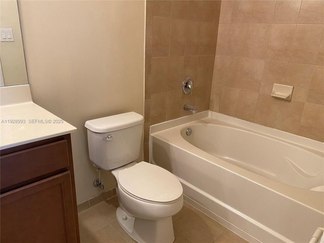 8800 NW 97th Ave 206, Doral, FL 33178