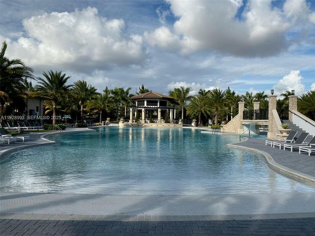 8800 NW 97th Ave 206, Doral, FL 33178