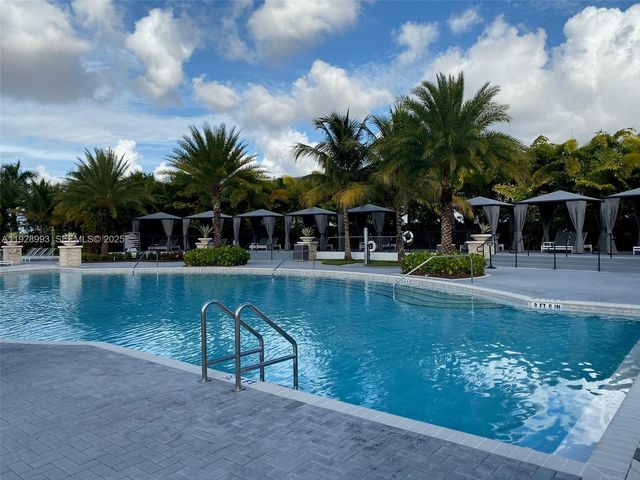 8800 NW 97th Ave 206, Doral, FL 33178