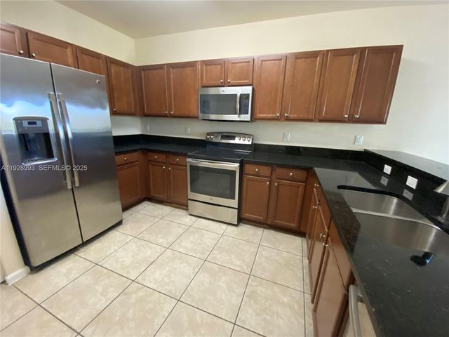 8800 NW 97th Ave 206, Doral, FL 33178