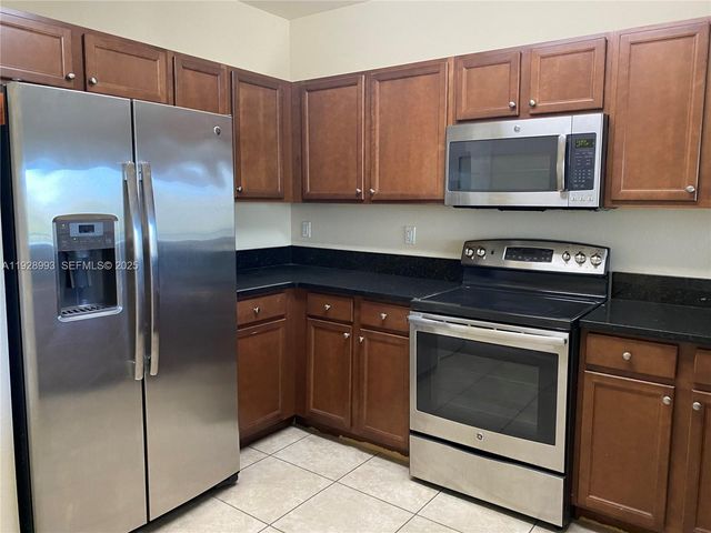 8800 NW 97th Ave 206, Doral, FL 33178