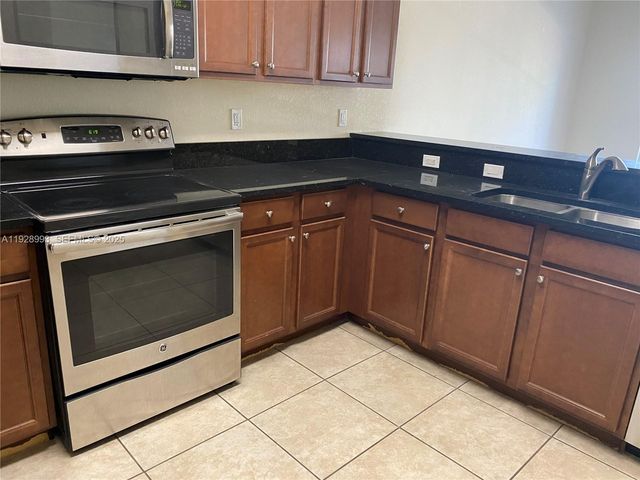 8800 NW 97th Ave 206, Doral, FL 33178