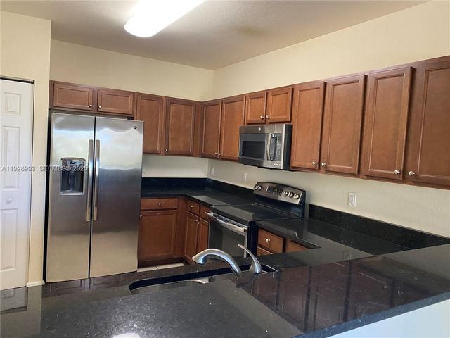 8800 NW 97th Ave 206, Doral, FL 33178