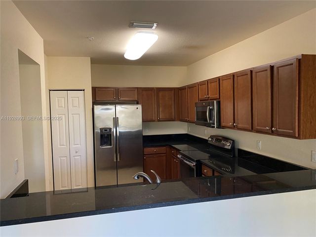 8800 NW 97th Ave 206, Doral, FL 33178