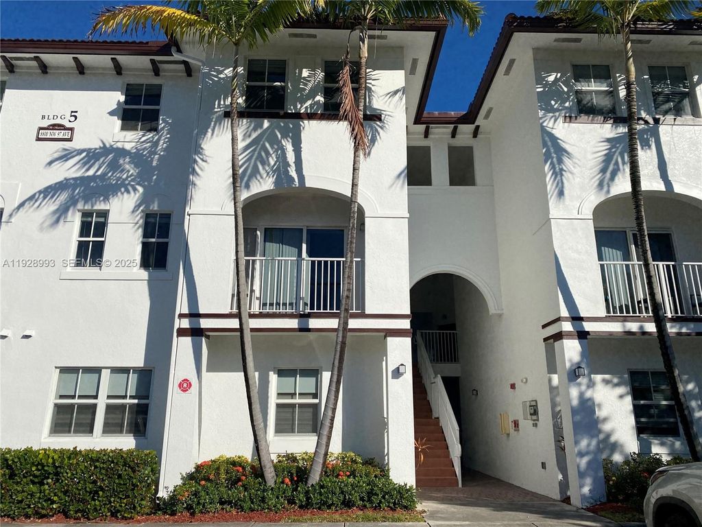 8800 NW 97th Ave 206, Doral, FL 33178