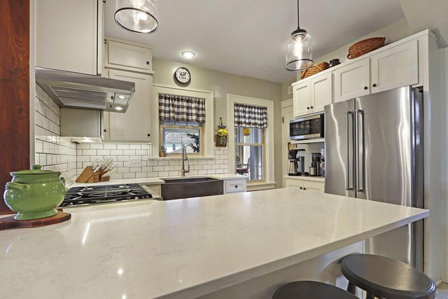 164 W Highland AVENUE, Burlington, WI 53105