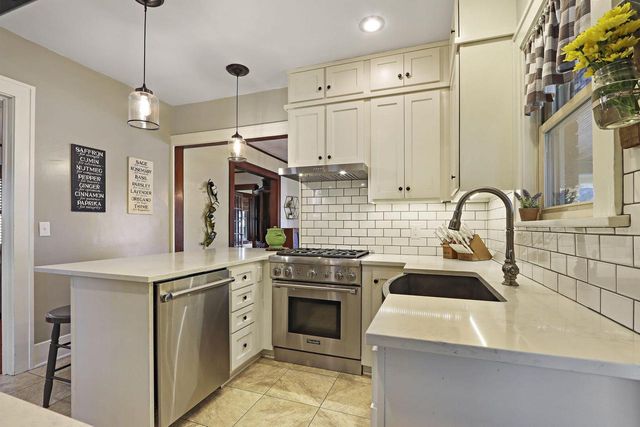164 W Highland AVENUE, Burlington, WI 53105