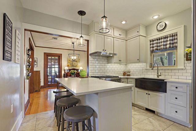 164 W Highland AVENUE, Burlington, WI 53105