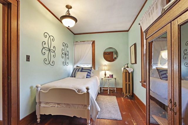164 W Highland AVENUE, Burlington, WI 53105