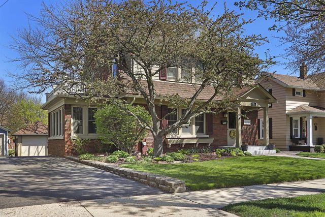164 W Highland AVENUE, Burlington, WI 53105