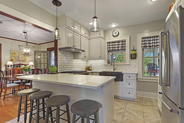 164 W Highland AVENUE, Burlington, WI 53105