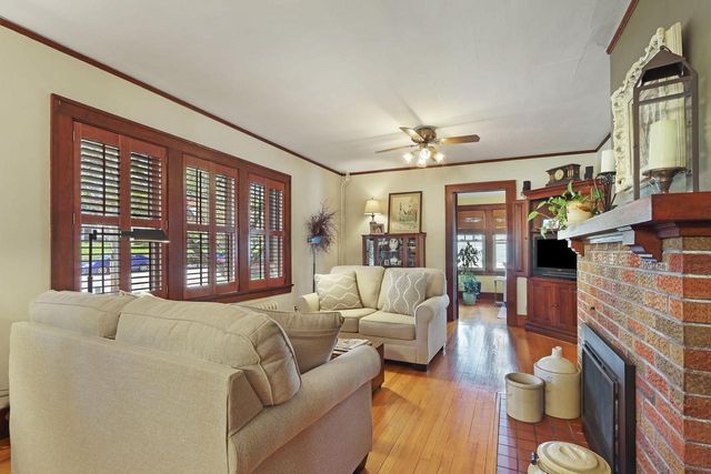 164 W Highland AVENUE, Burlington, WI 53105