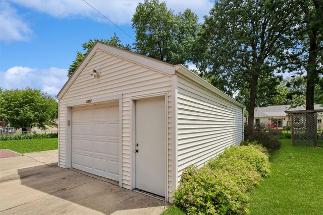 2803 48th Street, Des Moines, IA 50310
