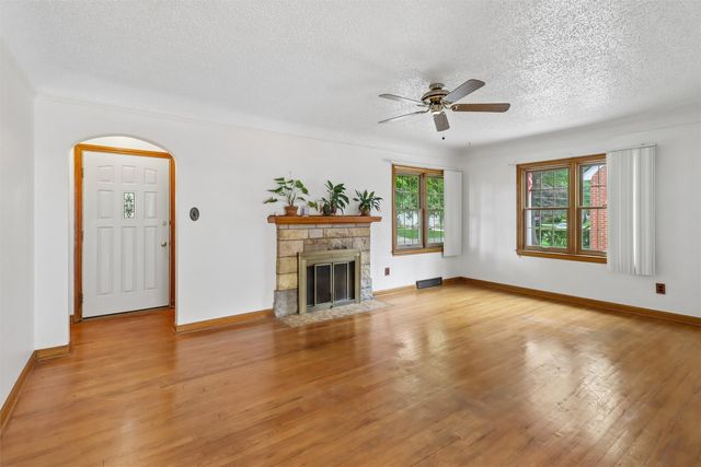 2803 48th Street, Des Moines, IA 50310