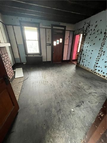 231 Maytide Street, Carrick, PA 15227