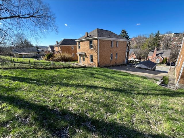 231 Maytide Street, Carrick, PA 15227