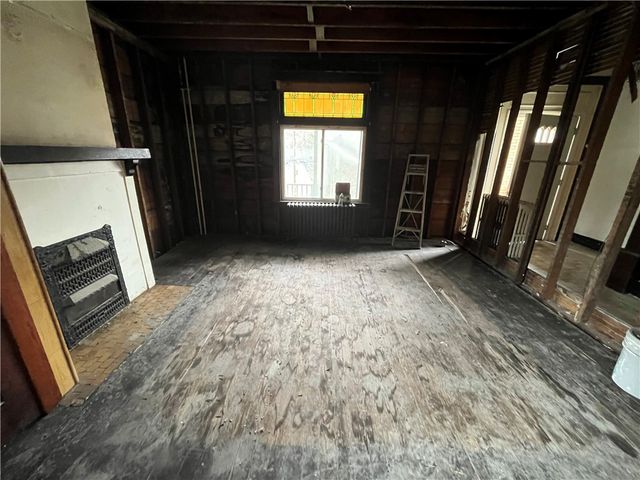 231 Maytide Street, Carrick, PA 15227