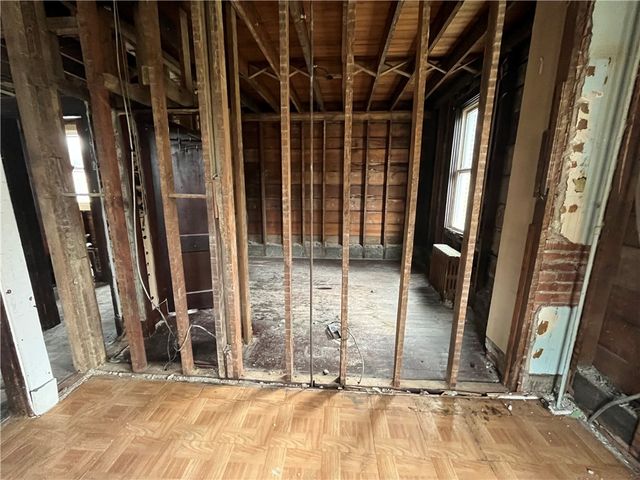 231 Maytide Street, Carrick, PA 15227