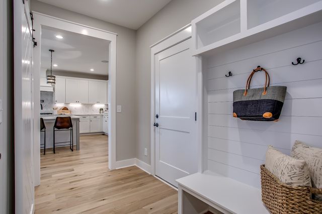 3388 Vinemont Drive, Thompsons Station, TN 37179
