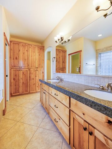 1140 Oregon Ash Circle, Klamath Falls, OR 97601