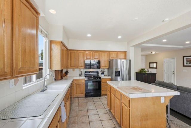 9576 Arcada Ct, Elk Grove, CA 95624
