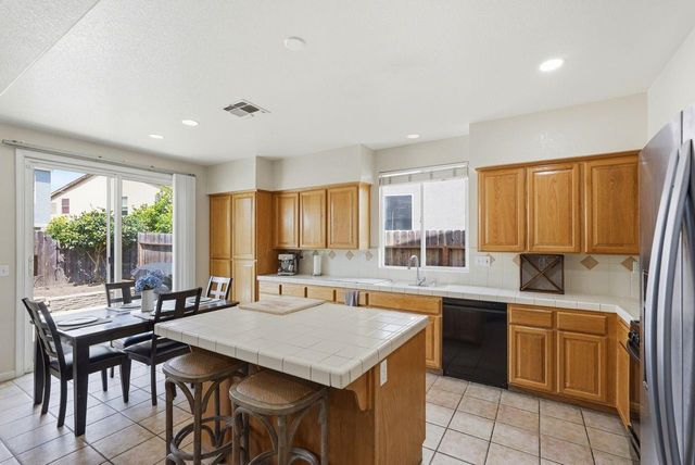 9576 Arcada Ct, Elk Grove, CA 95624