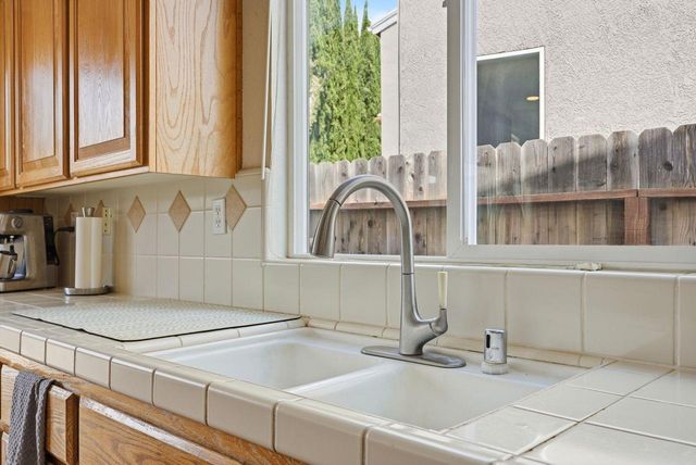 9576 Arcada Ct, Elk Grove, CA 95624