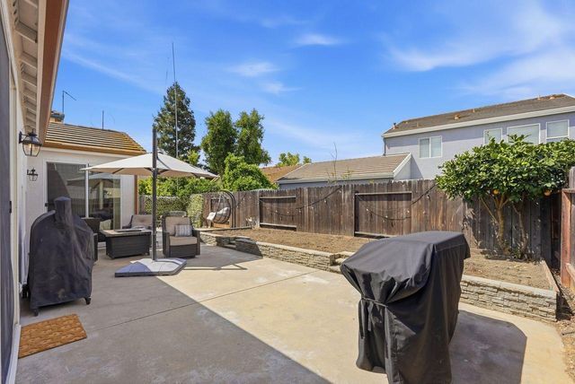 9576 Arcada Ct, Elk Grove, CA 95624