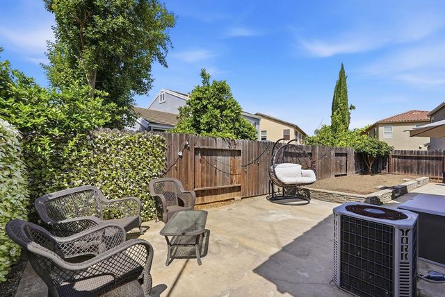 9576 Arcada Ct, Elk Grove, CA 95624