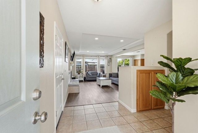 9576 Arcada Ct, Elk Grove, CA 95624