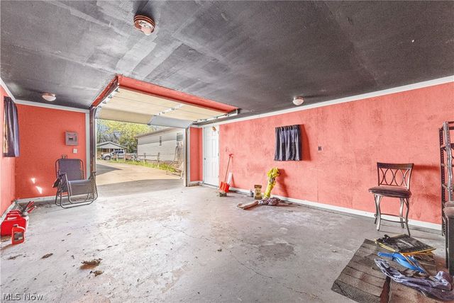 331 Elmwood Avenue, Barberton, OH 44203