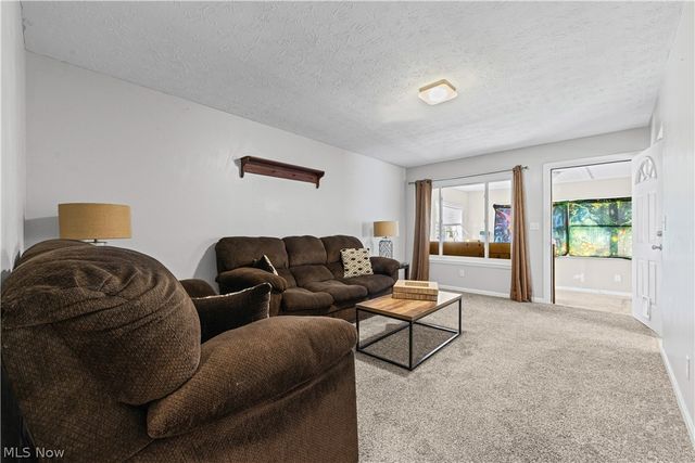 331 Elmwood Avenue, Barberton, OH 44203