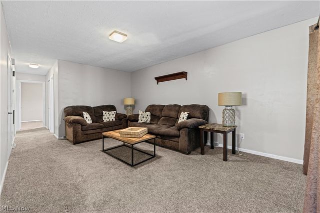 331 Elmwood Avenue, Barberton, OH 44203