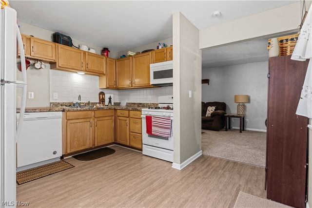 331 Elmwood Avenue, Barberton, OH 44203