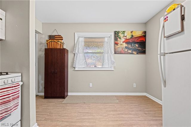 331 Elmwood Avenue, Barberton, OH 44203