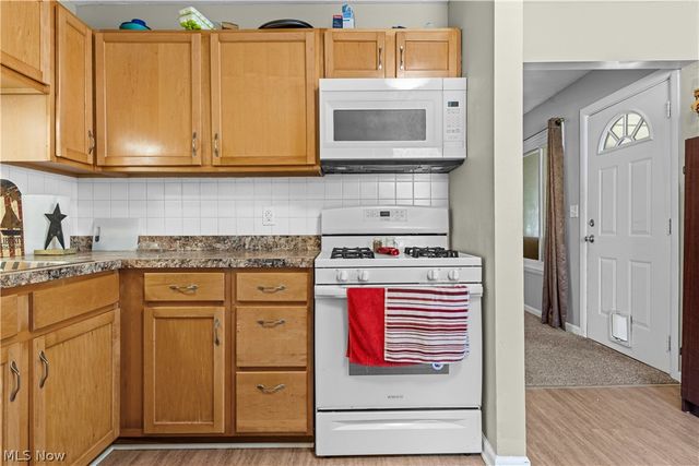 331 Elmwood Avenue, Barberton, OH 44203