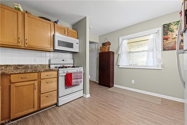 331 Elmwood Avenue, Barberton, OH 44203