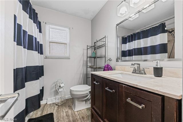 331 Elmwood Avenue, Barberton, OH 44203