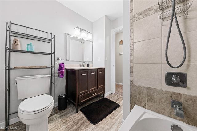 331 Elmwood Avenue, Barberton, OH 44203