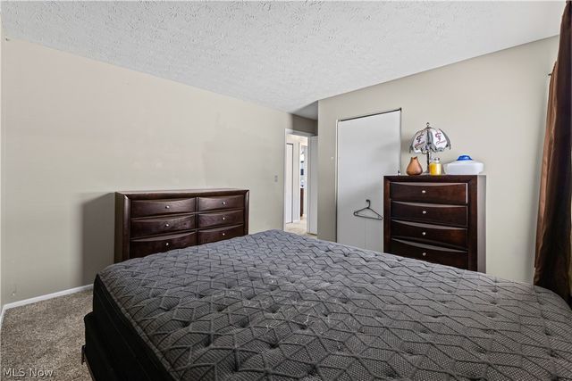 331 Elmwood Avenue, Barberton, OH 44203