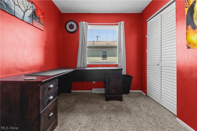 331 Elmwood Avenue, Barberton, OH 44203