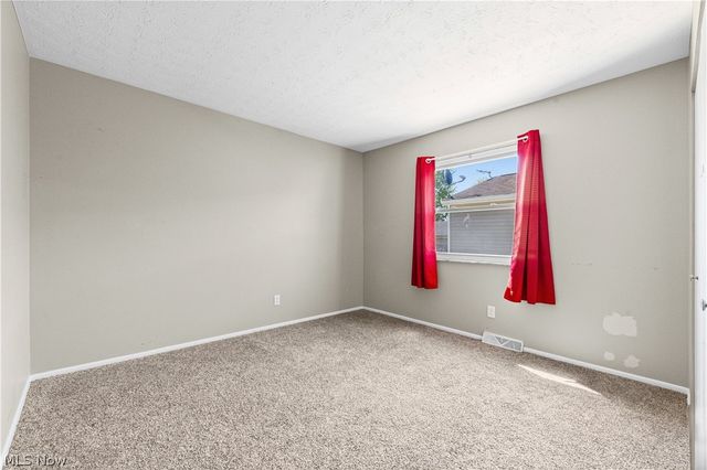 331 Elmwood Avenue, Barberton, OH 44203