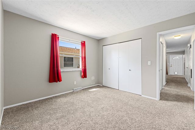 331 Elmwood Avenue, Barberton, OH 44203