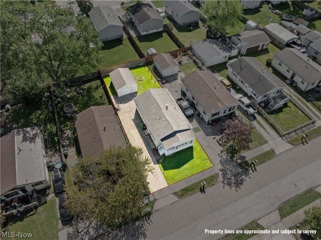 331 Elmwood Avenue, Barberton, OH 44203