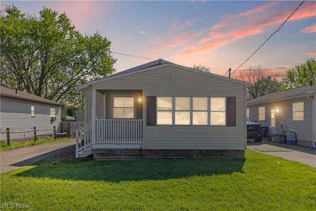 331 Elmwood Avenue, Barberton, OH 44203